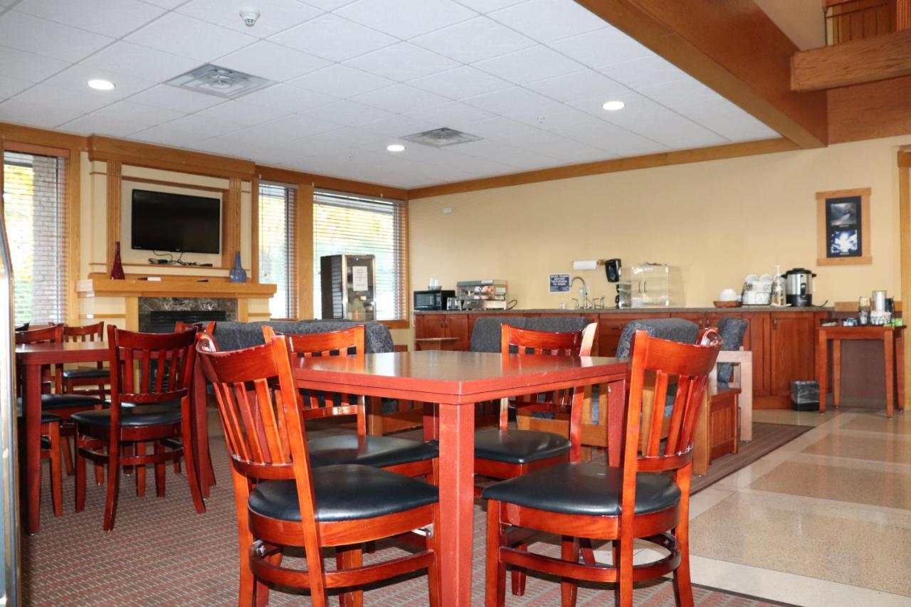 Prairie Inn Holmen La Crosse Area Экстерьер фото